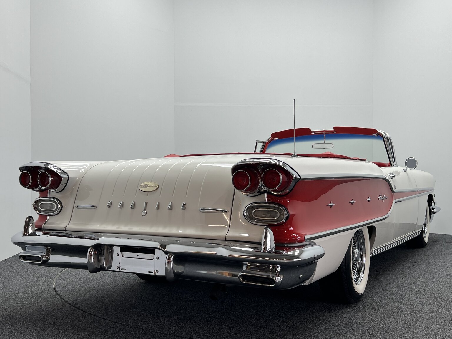 Aussenfoto 1958 Pontiac Chieftain