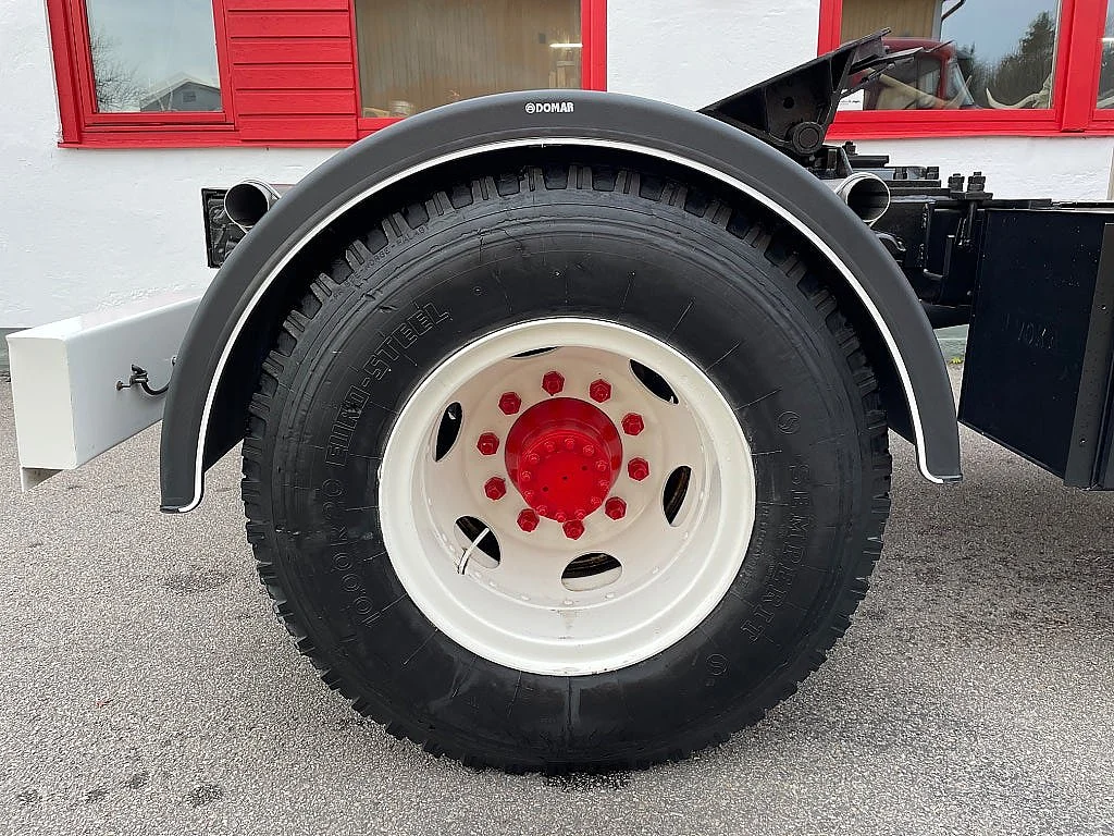 Image of 1961 Chevrolet SPARTAN (7)
