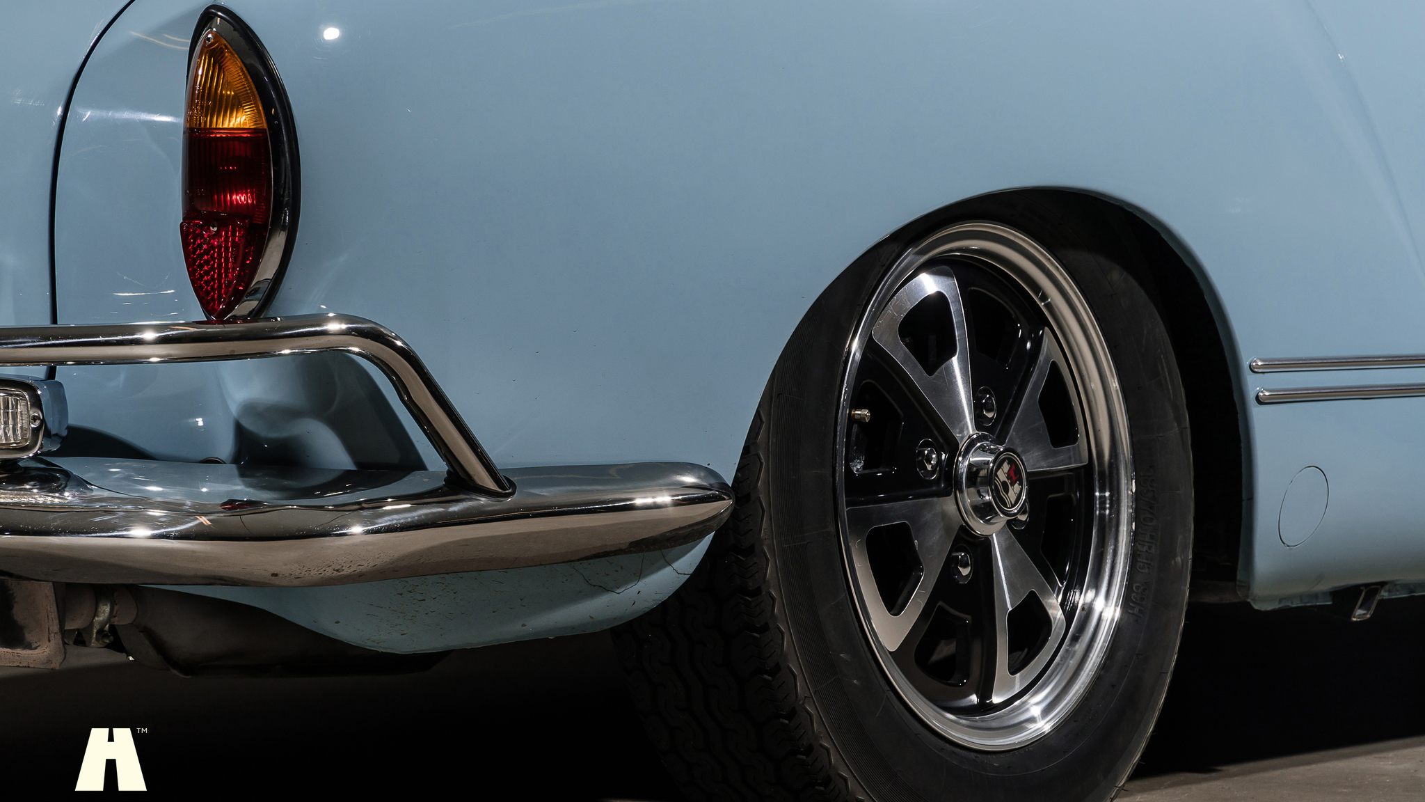 Exterior image of 1969 Volkswagen Karmann Ghia (13)