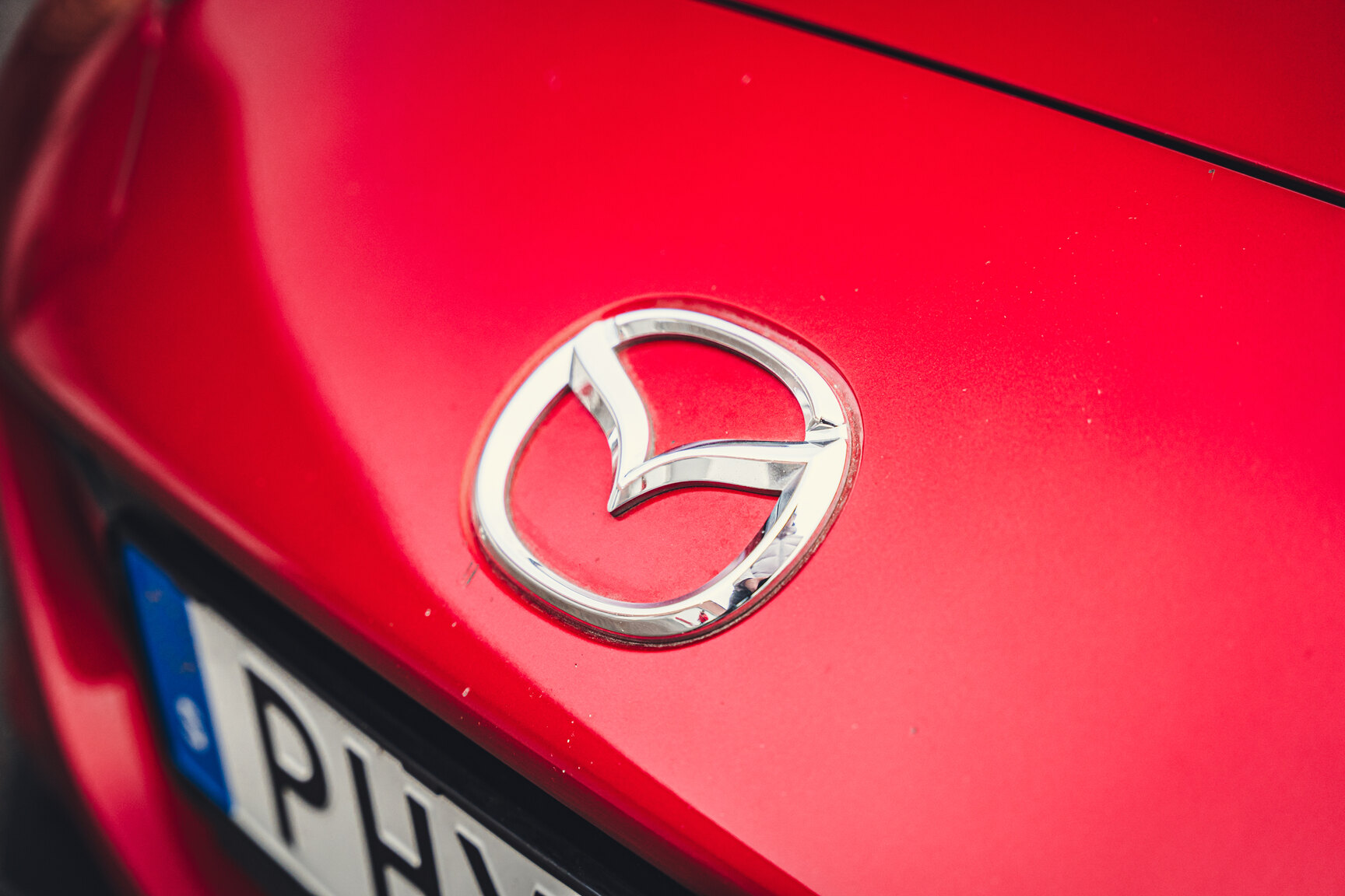 Exteriörbild på 2017 Mazda MX-5 RF - Ett sista race