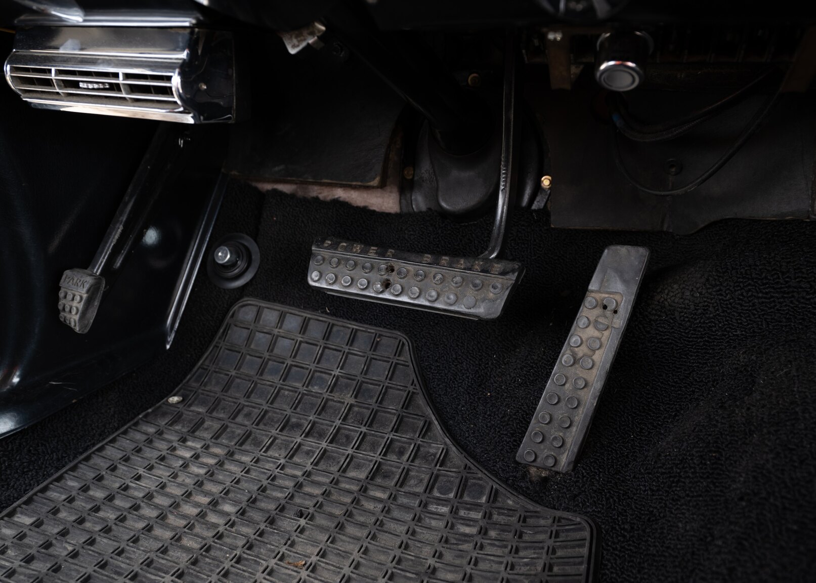 Interiörbild 1961 Chrysler New Yorker Sedan (24)