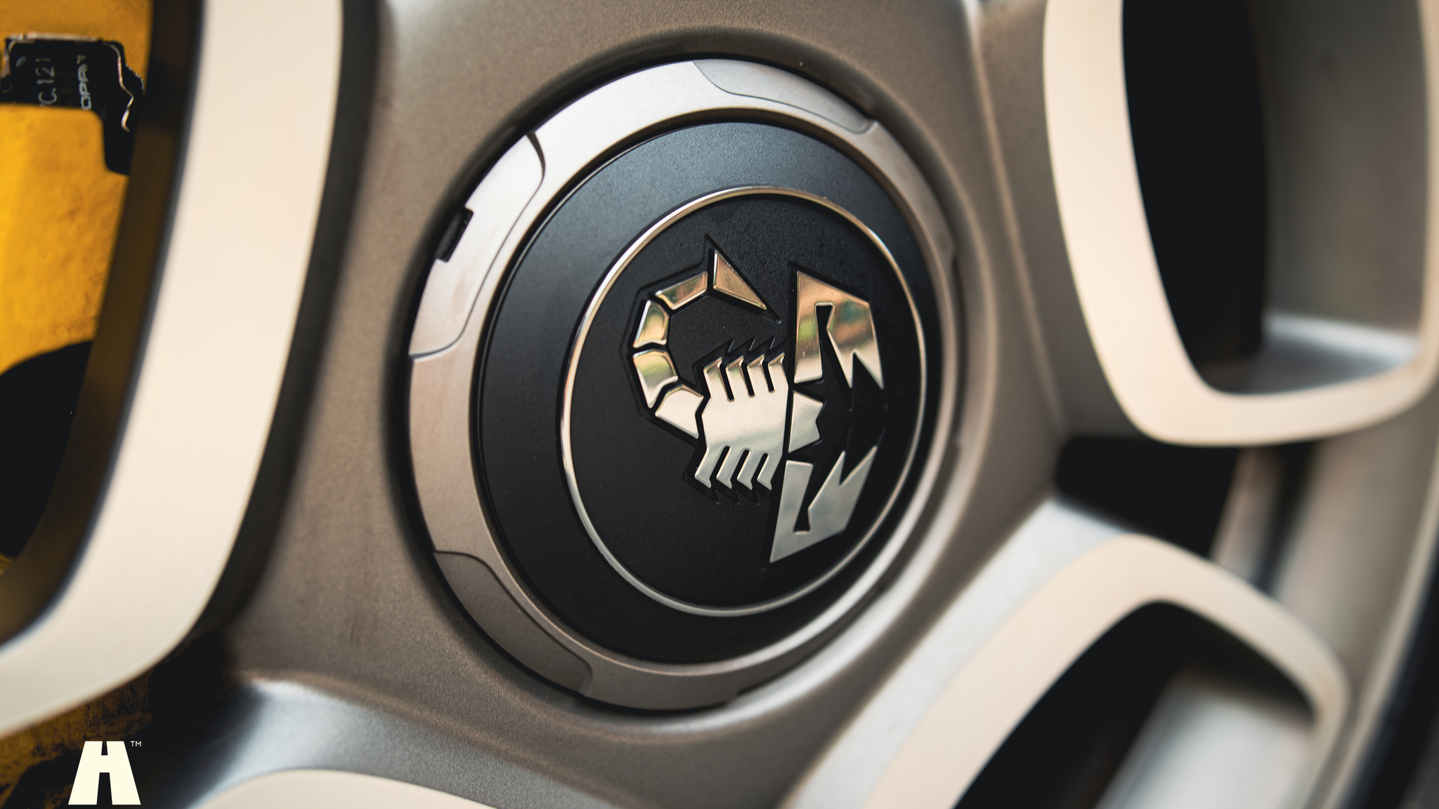 Exteriörbild på 2018 Abarth 595 Turismo CAB