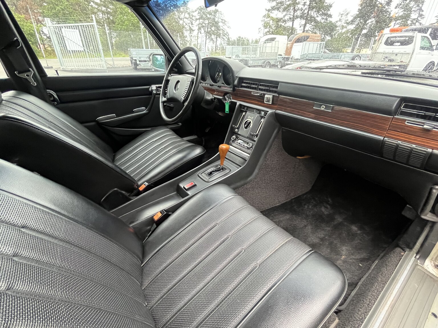 Interiörbild 1975 Mercedes-Benz 280 SE