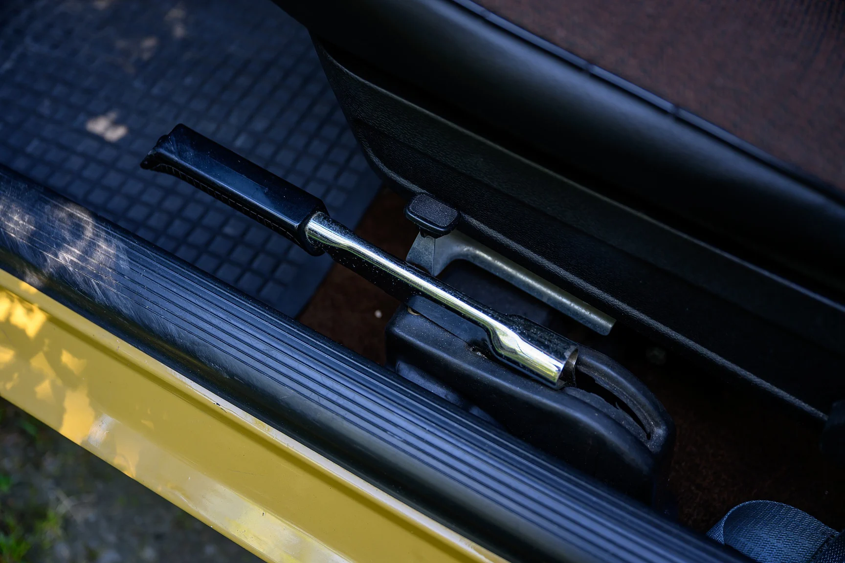 Interior image of 1971 Volvo 144 2.0 Automatic (23)