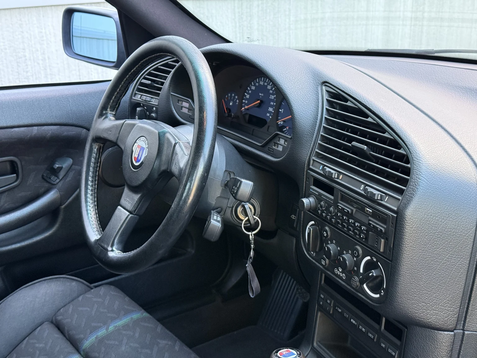 Interior image of 1993 ALPINA B6 2.8 (38)