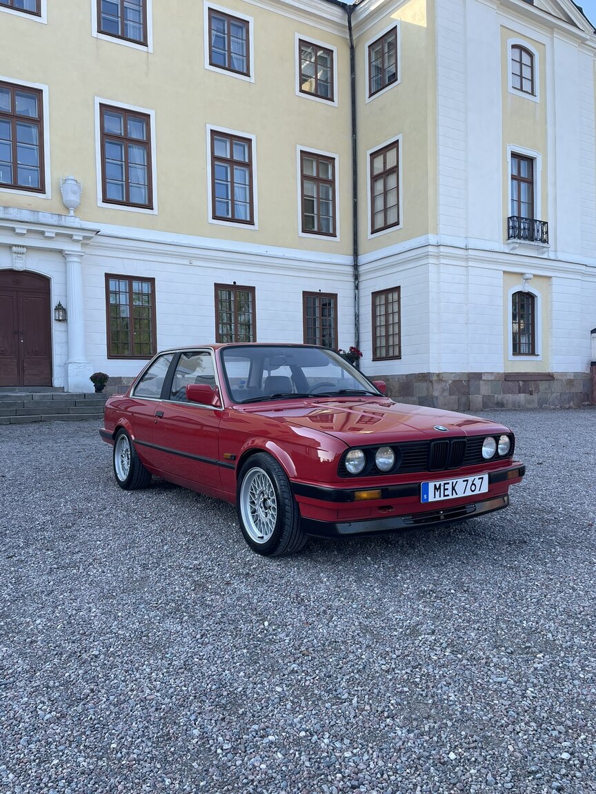 Exteriörbild på 1987 BMW 320i