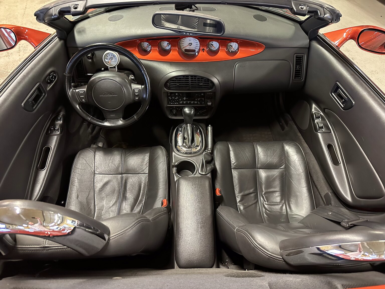 Interiörbild 2001 Plymouth Prowler