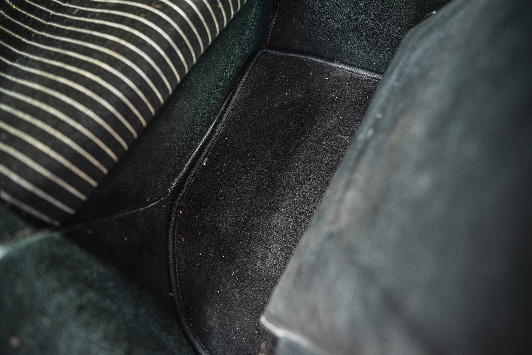 Interior image of 1988 Porsche 944