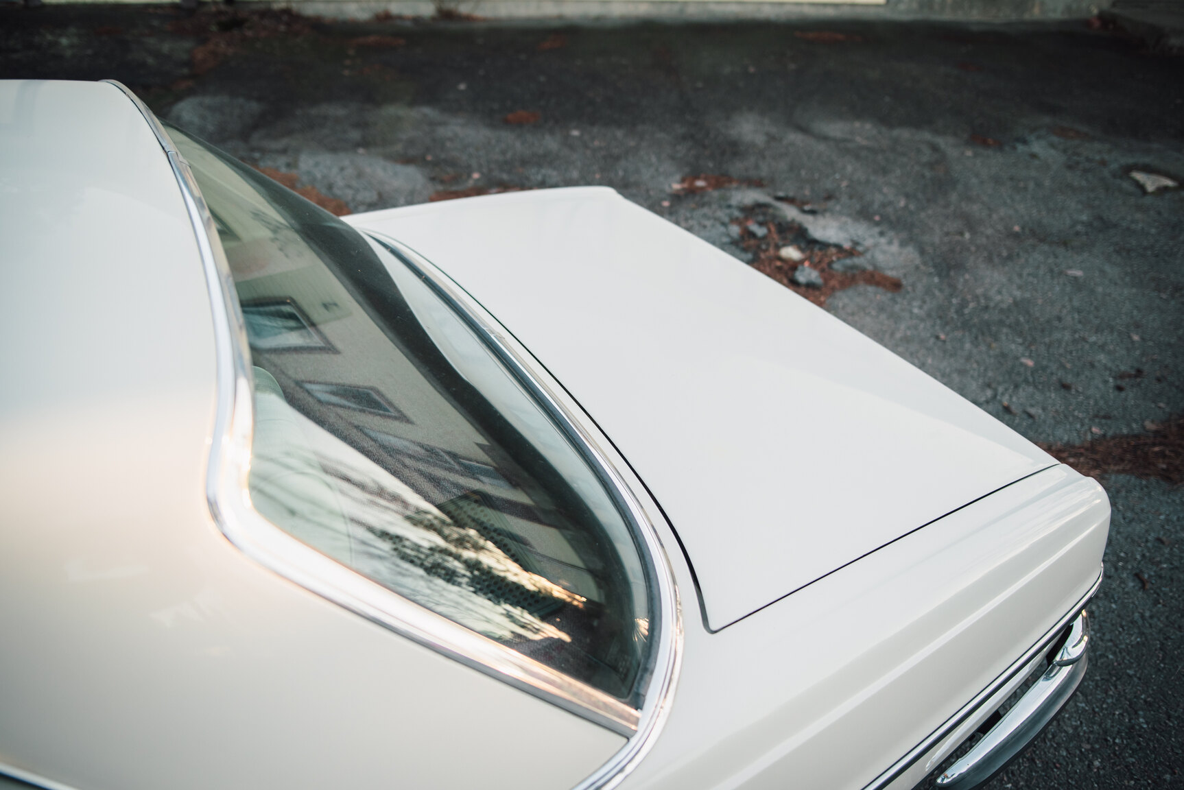Exterior image of 1967 Mercedes-Benz 250 S