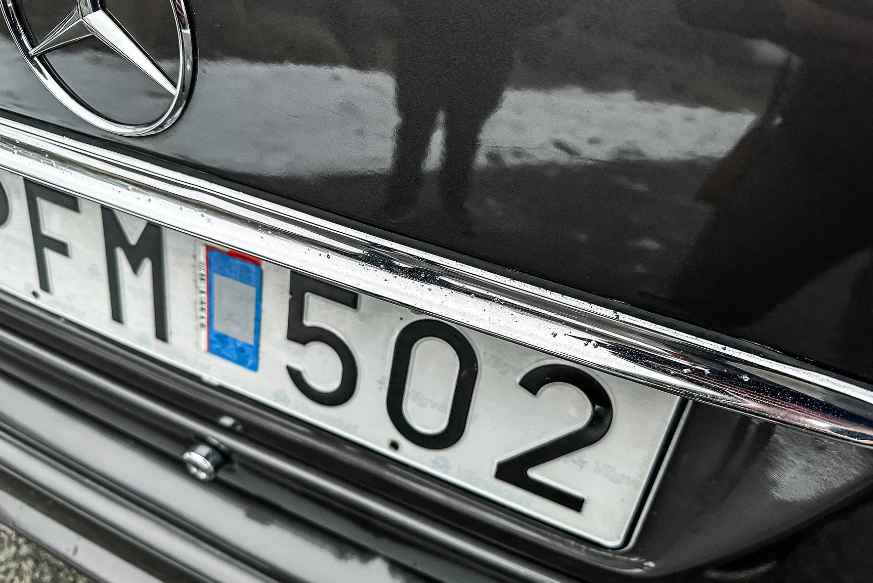 Exterior image of 1993 Mercedes-Benz E 320 "AMG" (56)