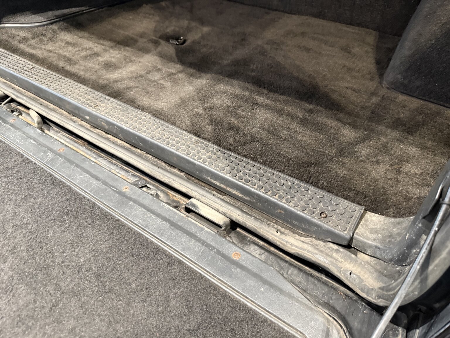 Interior image of 1992 GMC Typhoon 