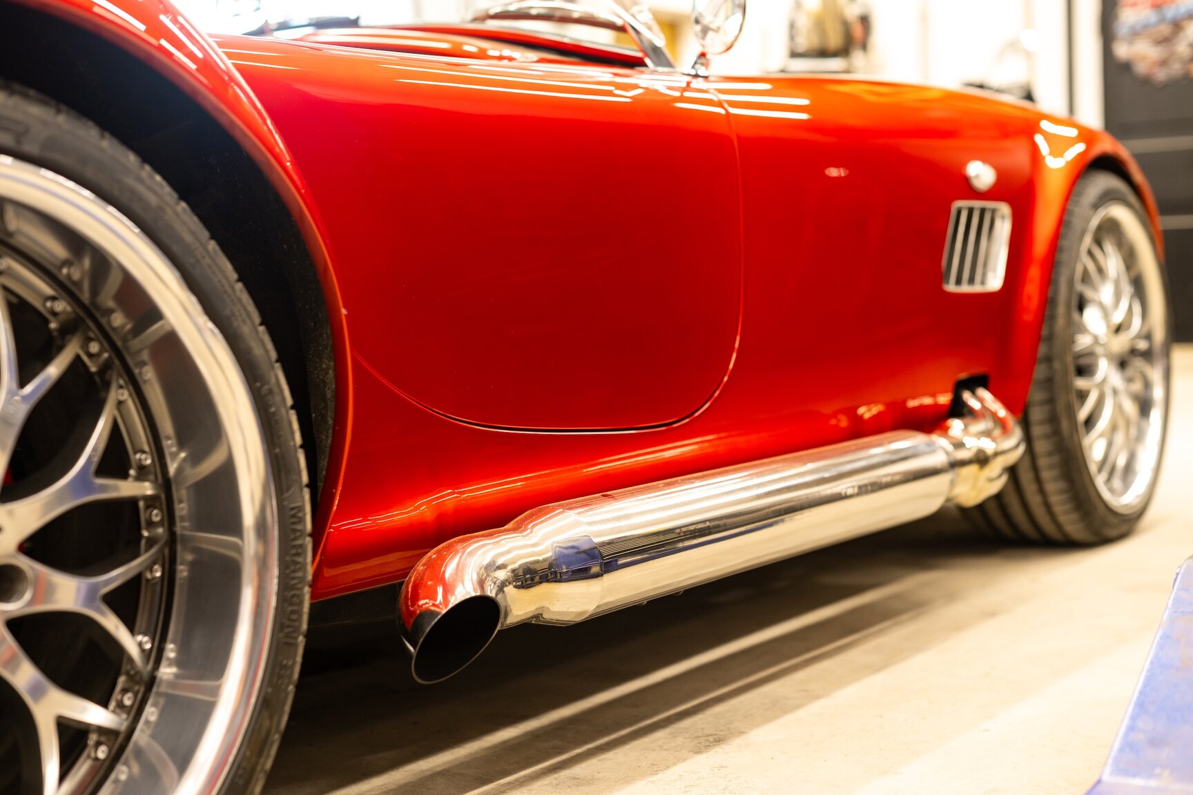 Exterior image of 2011 AC Cobra Replika