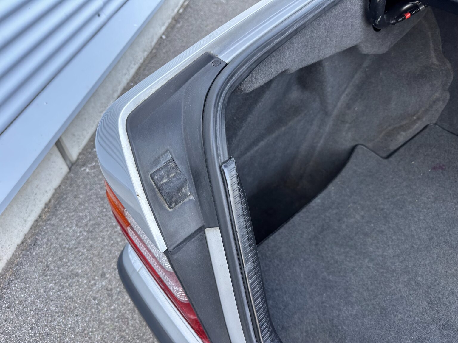 Interior image of 1992 Mercedes-Benz 300 CE-24
