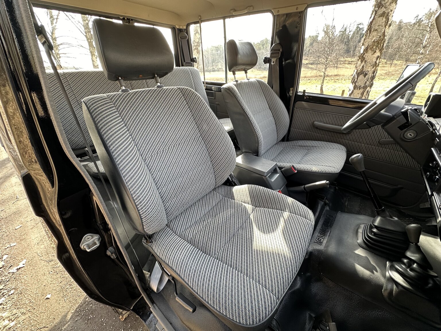 Interior image of 1993 Toyota Land Cruiser Serie 70