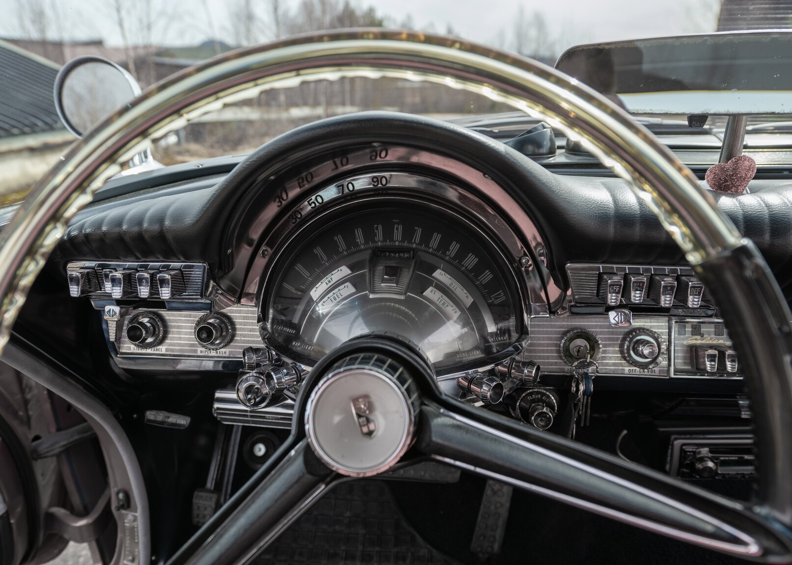 Interior image of 1961 Chrysler New Yorker Sedan (18)