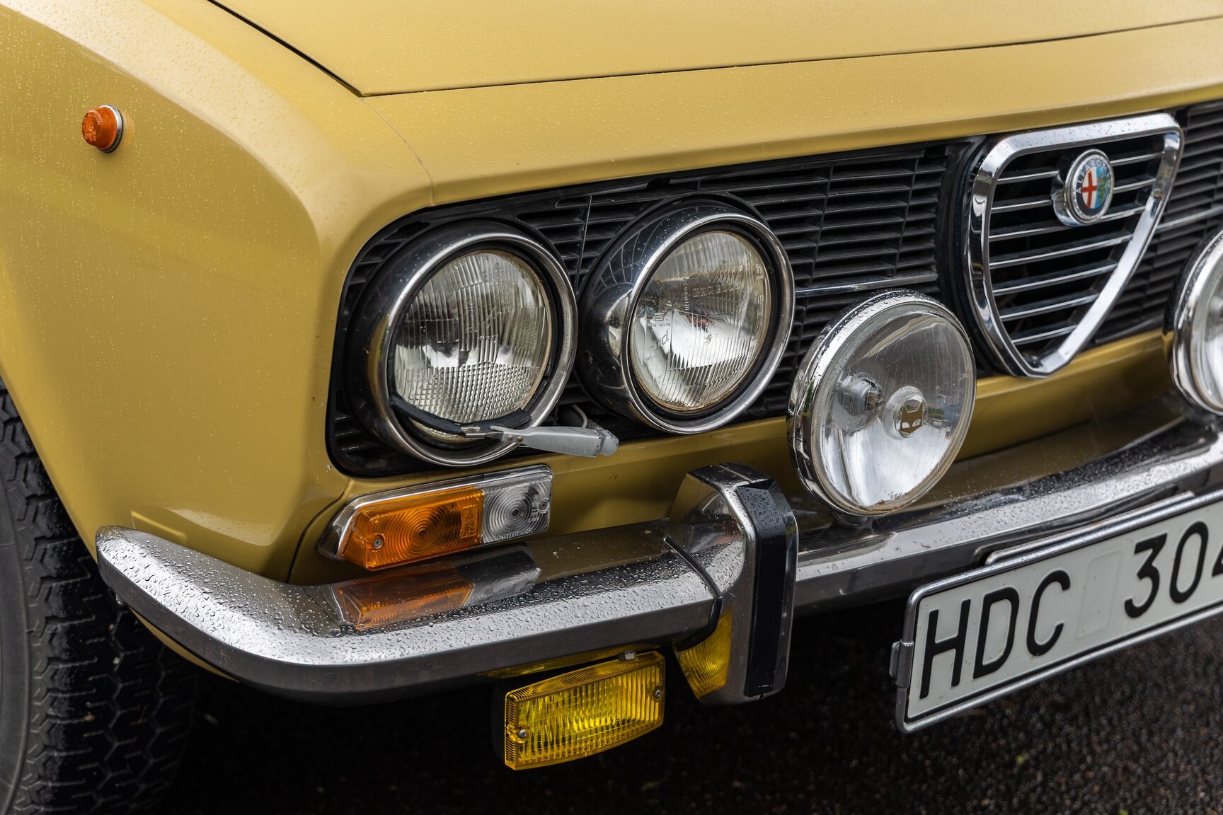 Exterior image of 1974 Alfa Romeo Berlina 2000