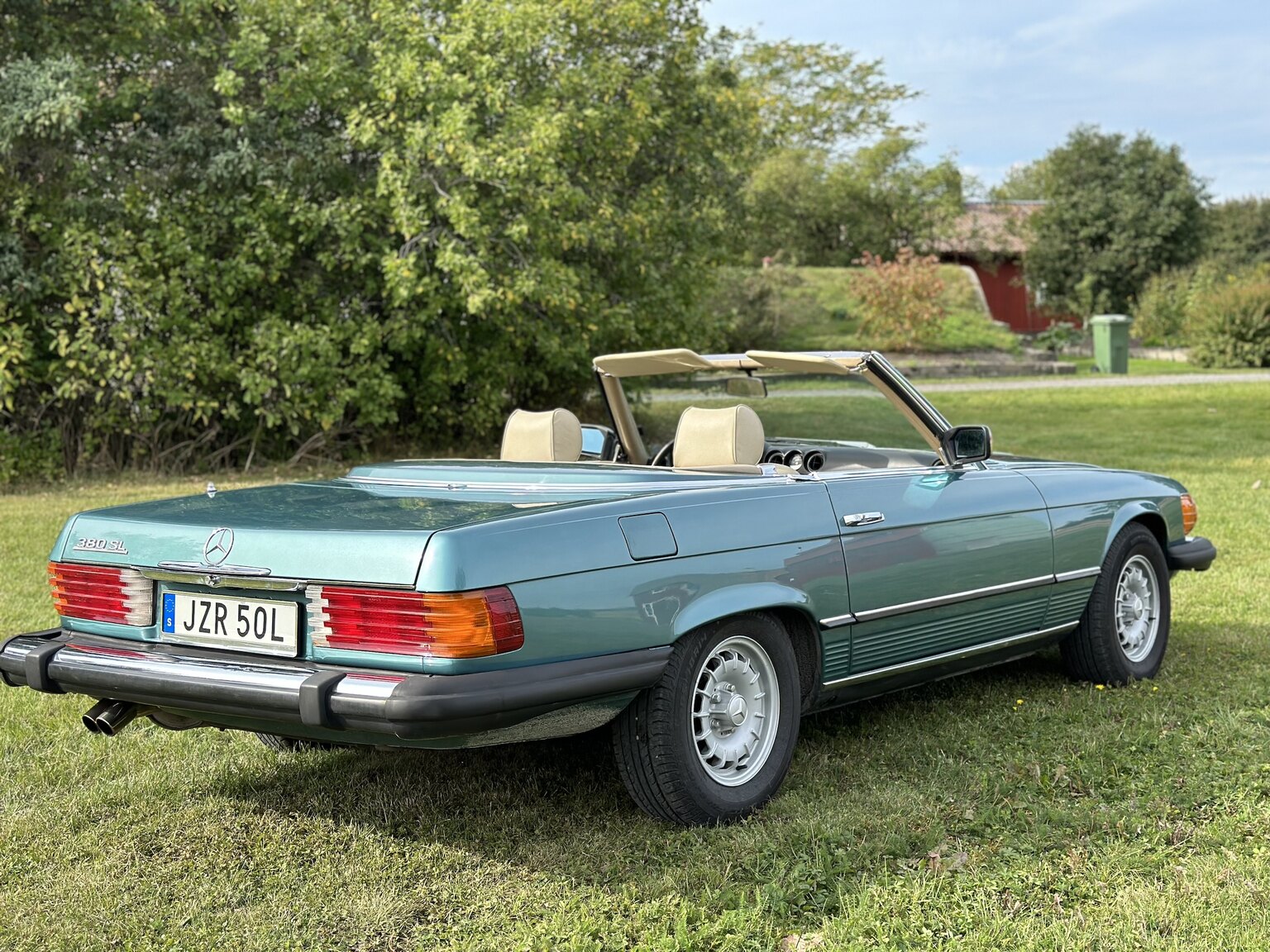 Exteriörbild på 1985 Mercedes-Benz 380 SL