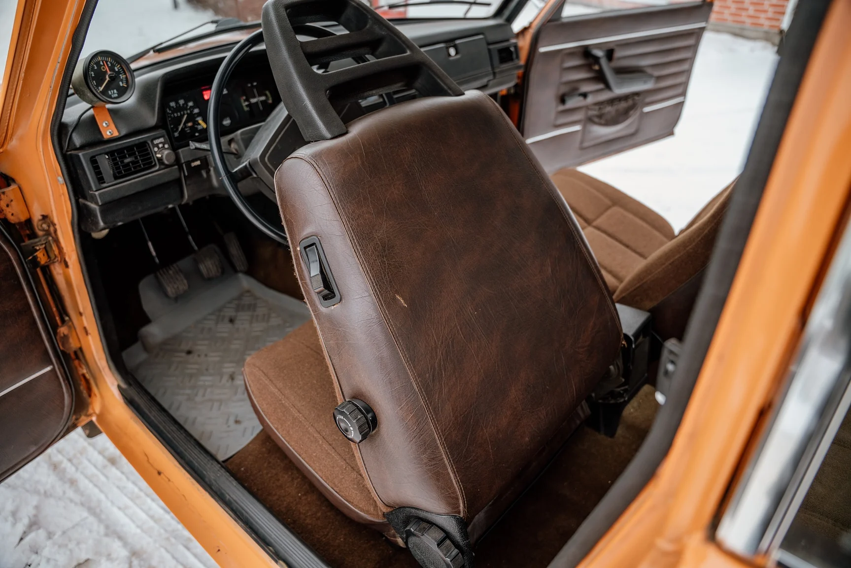 Interiörbild 1975 Volvo 242 2-dörrars coupé (8)