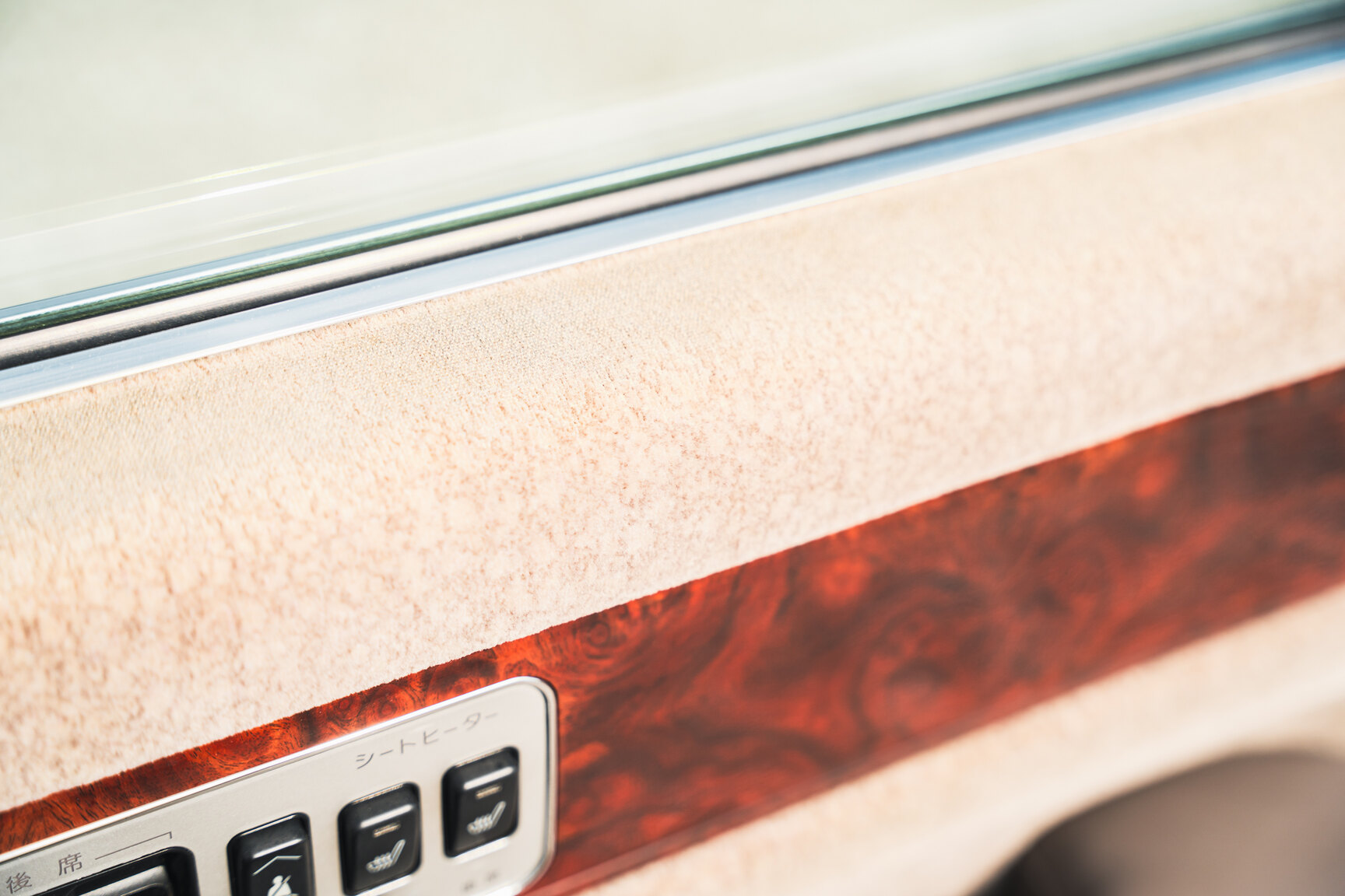 Innenraumfoto von 2000 Toyota Century