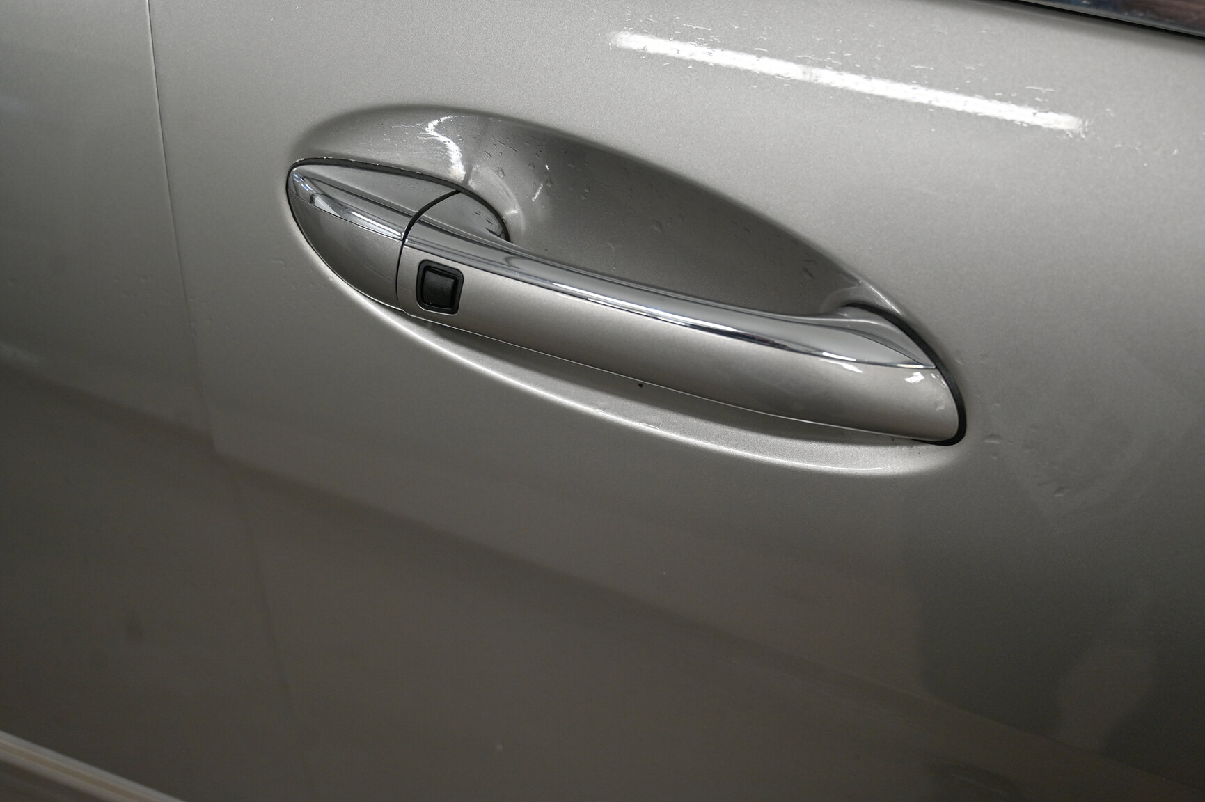 Exteriörbild på 2006 Mercedes-Benz R 63 AMG