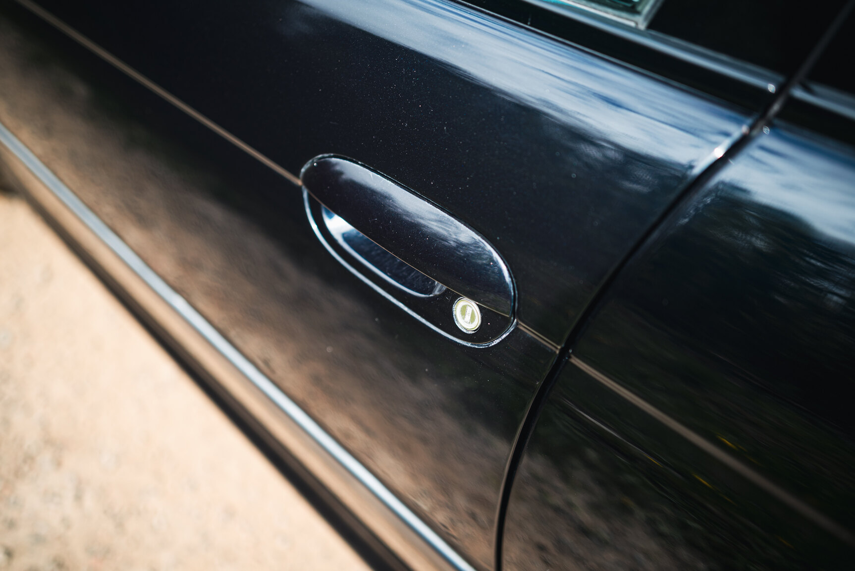 Exterior image of 2000 BMW M5 E39