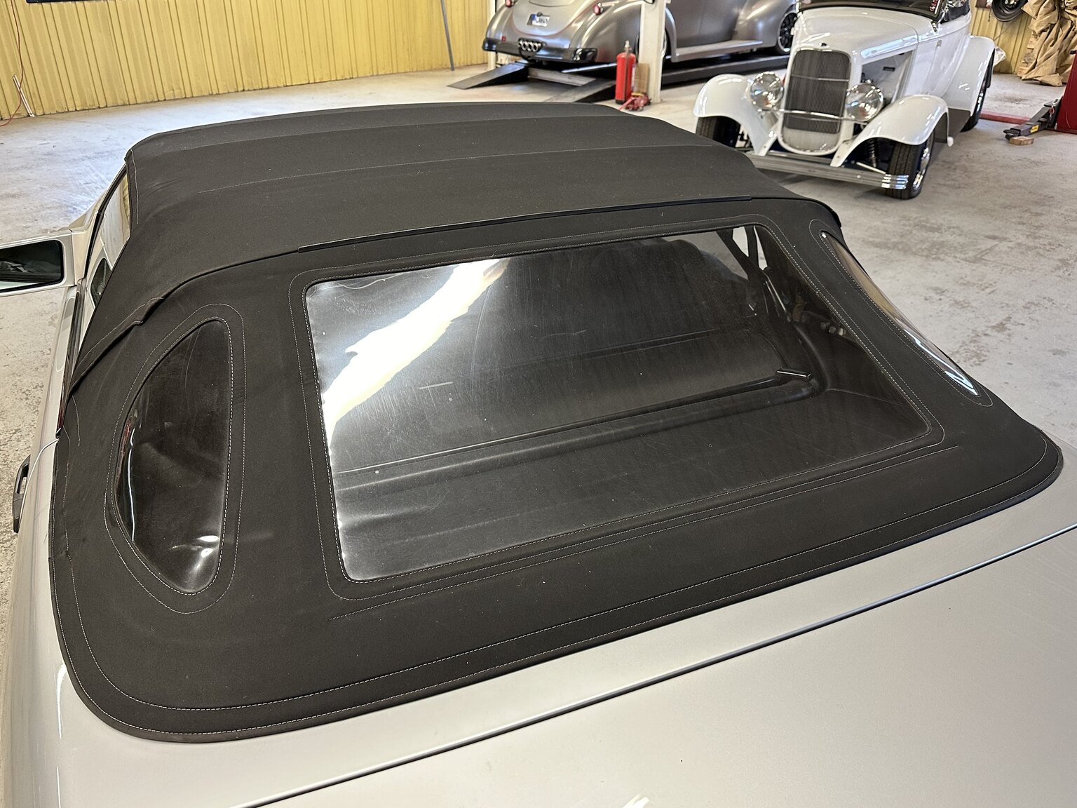 Exterior image of 1993 Mercedes-Benz SL 320 (3)