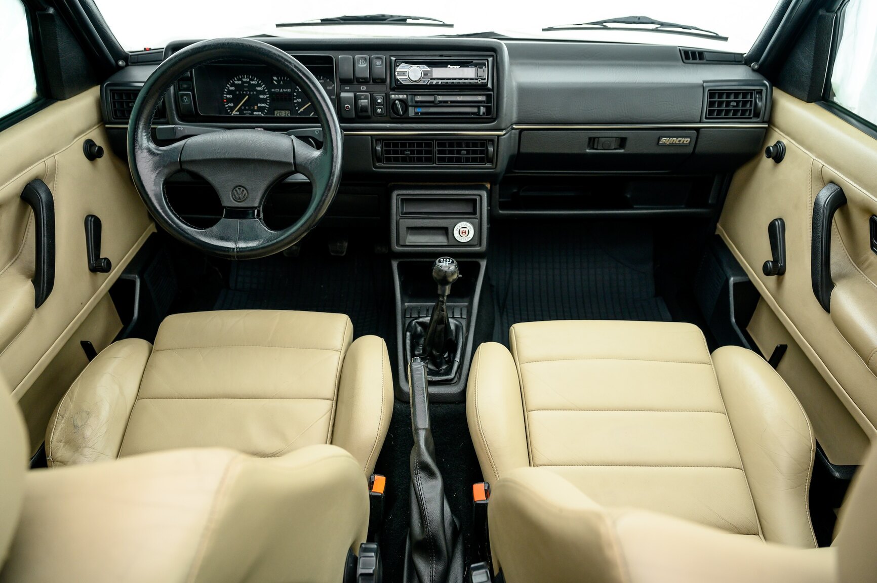 Interior image of 1991 Volkswagen Golf Country Chrome Edition (30)