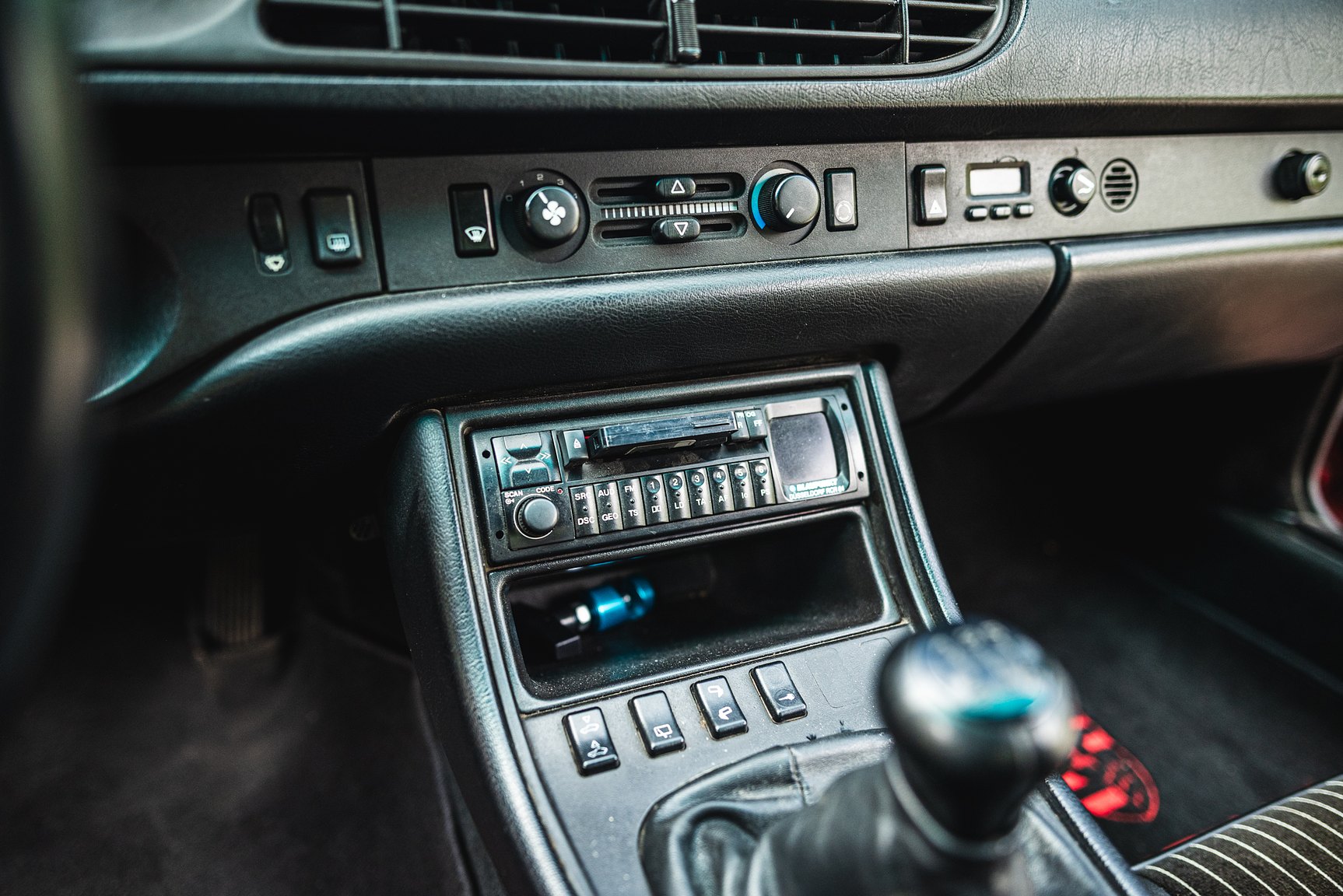 Interior image of 1988 Porsche 944