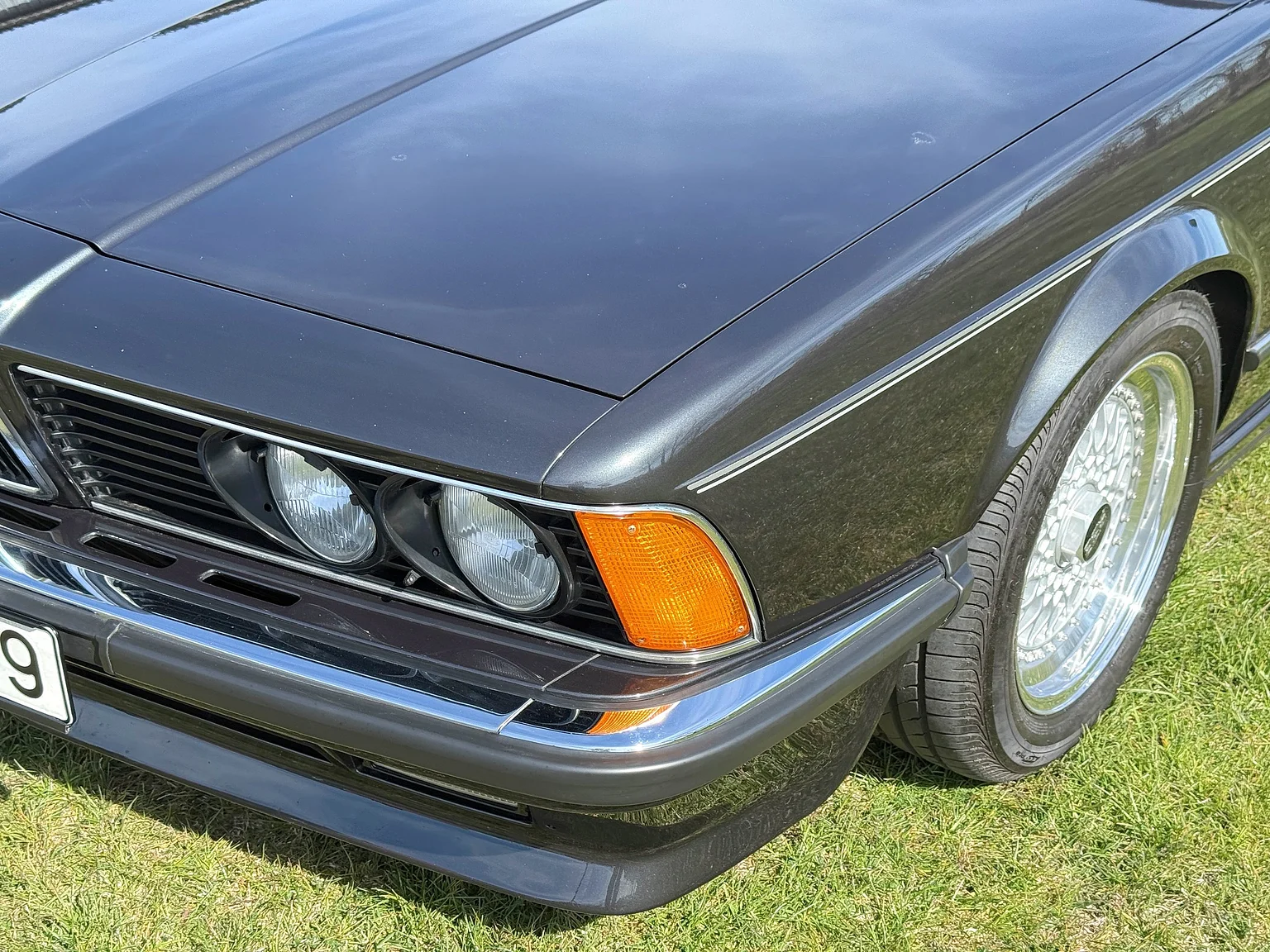 Exterior image of 1985 BMW 635 CSiA (E24) (23)