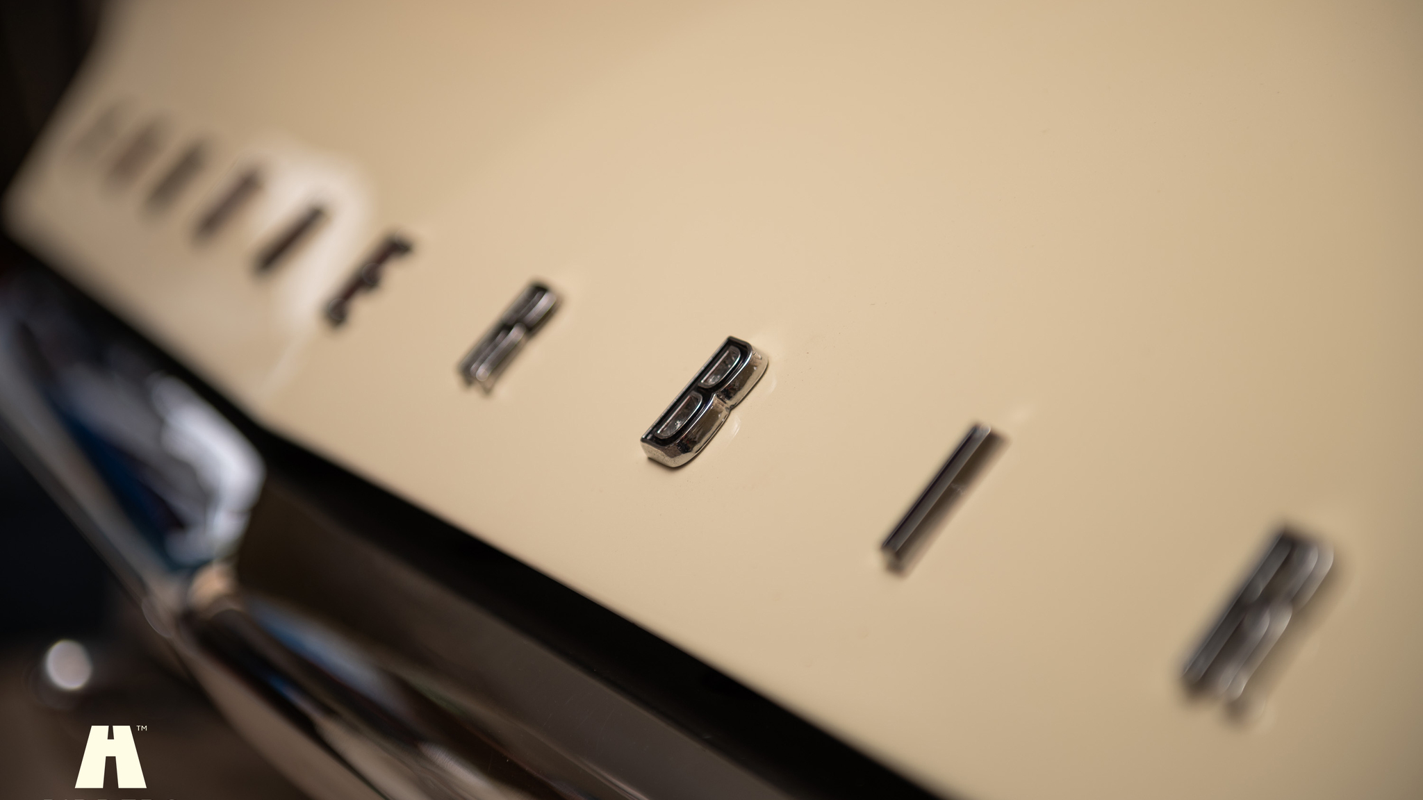 Exterior image of 1964 Ford Thunderbird 6.4 HT (32)