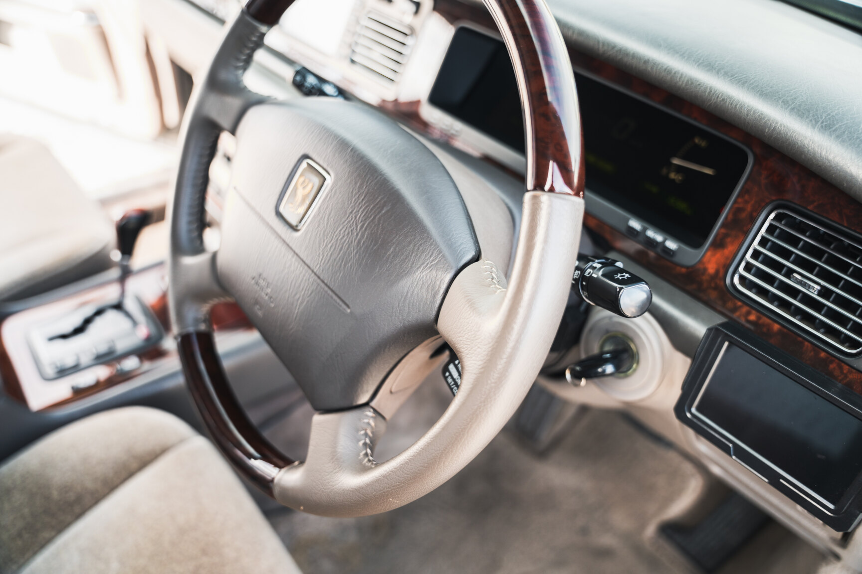 Interiörbild 2000 Toyota Century