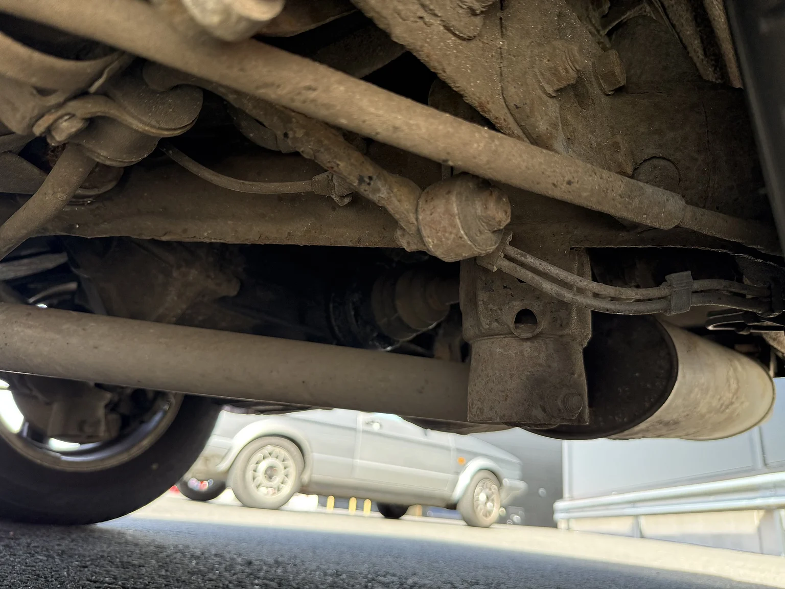 Image of 1984 Porsche 944 Targa mechanics (23)