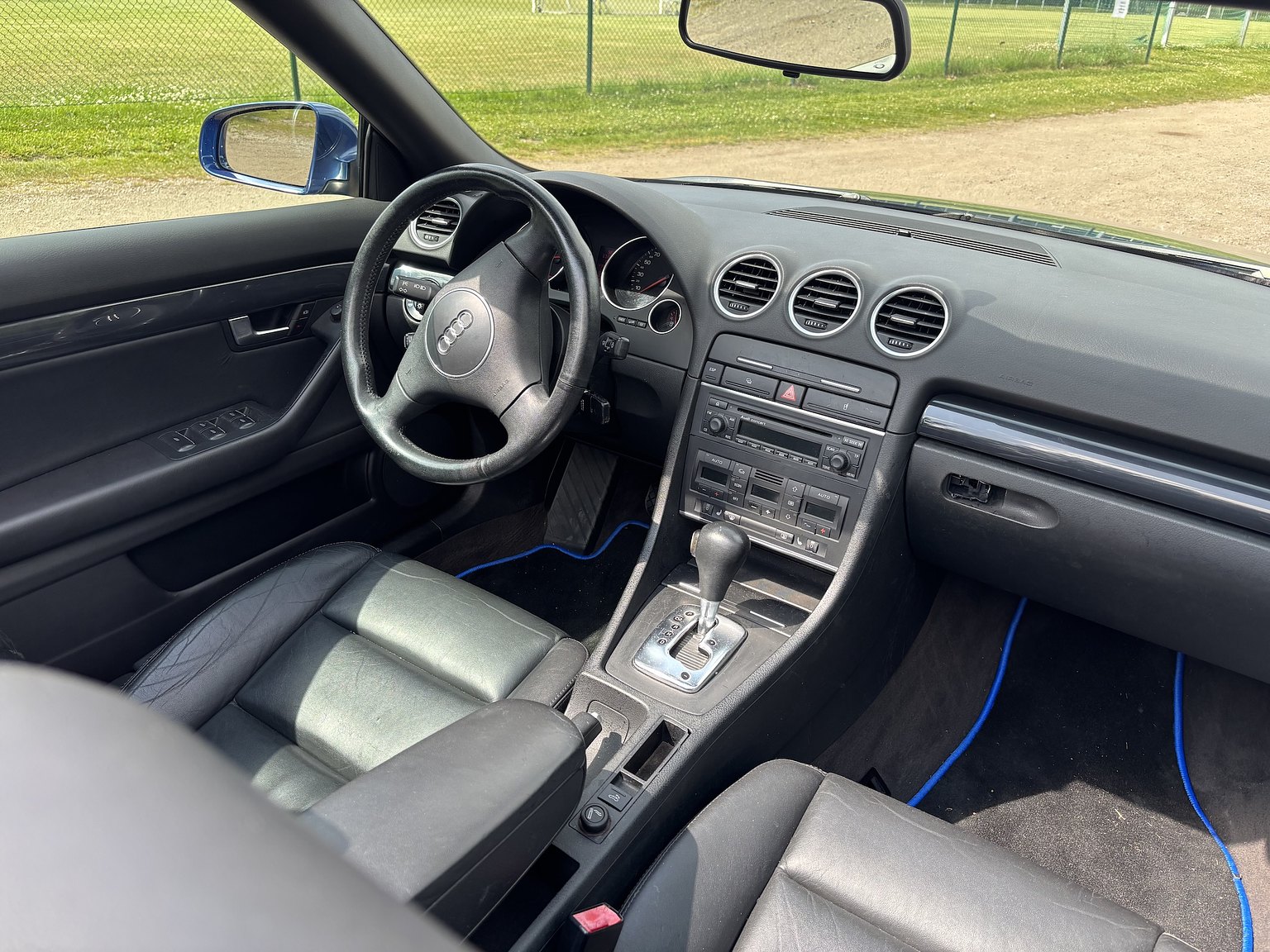 Interior image of 2003 Audi A4 Cabriolet 2.4 V6 Multitronic