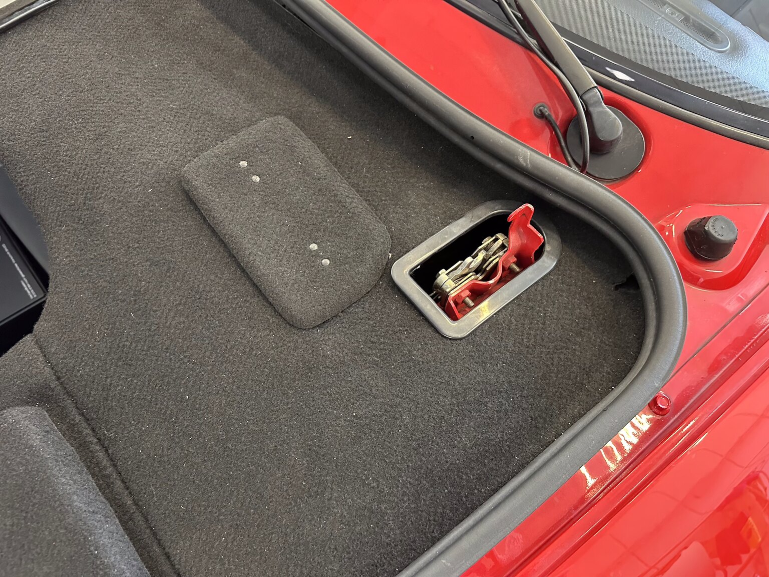 Innenraumfoto von 1990 Ferrari 348 (51)