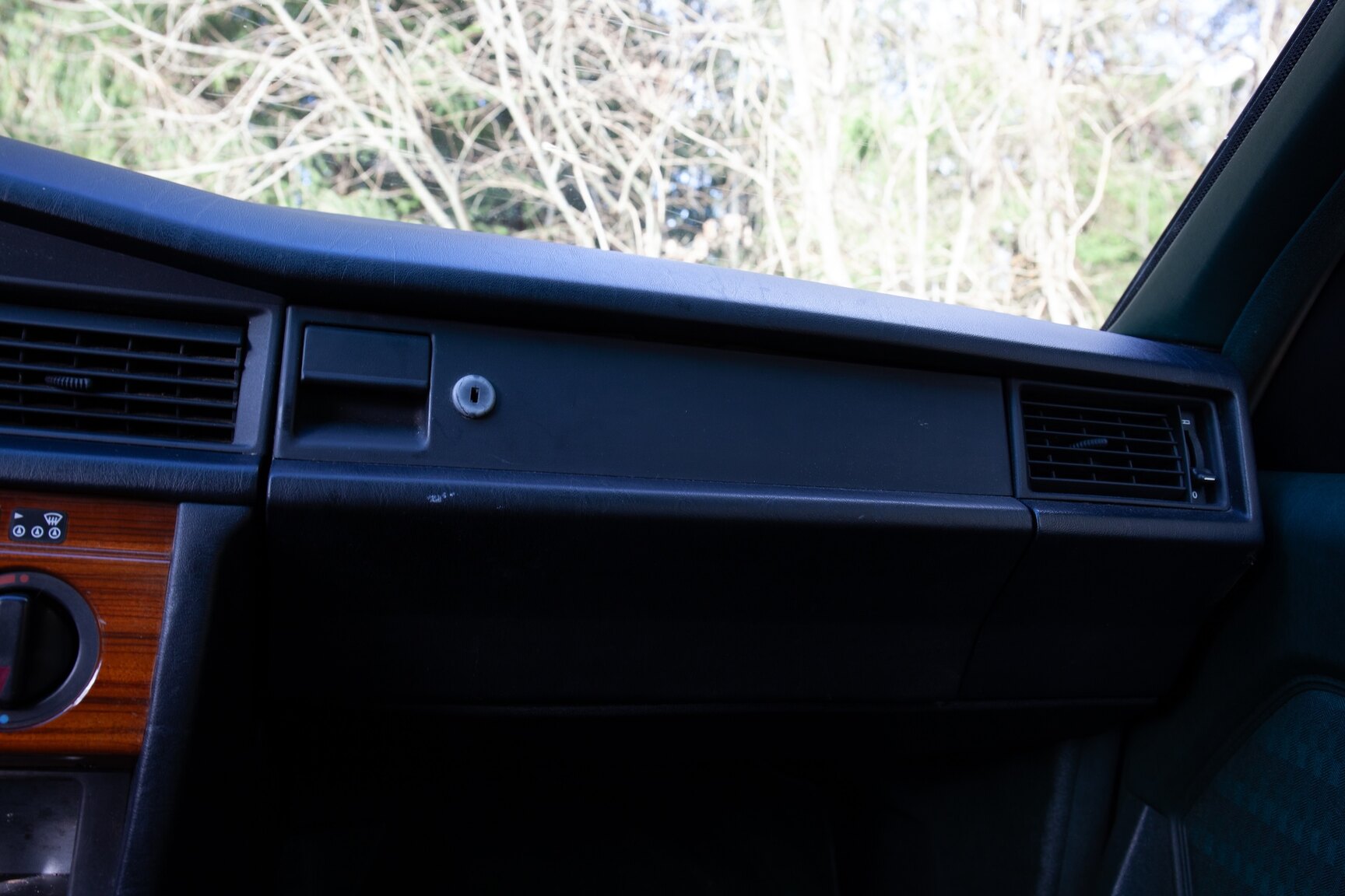 Interiörbild 1993 Mercedes-Benz 190 E 2.0