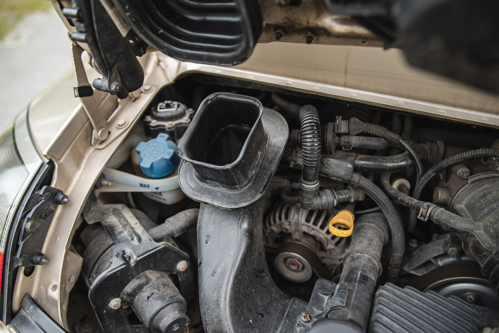 Image of 2004 Porsche 911 Carrera 4 mechanics
