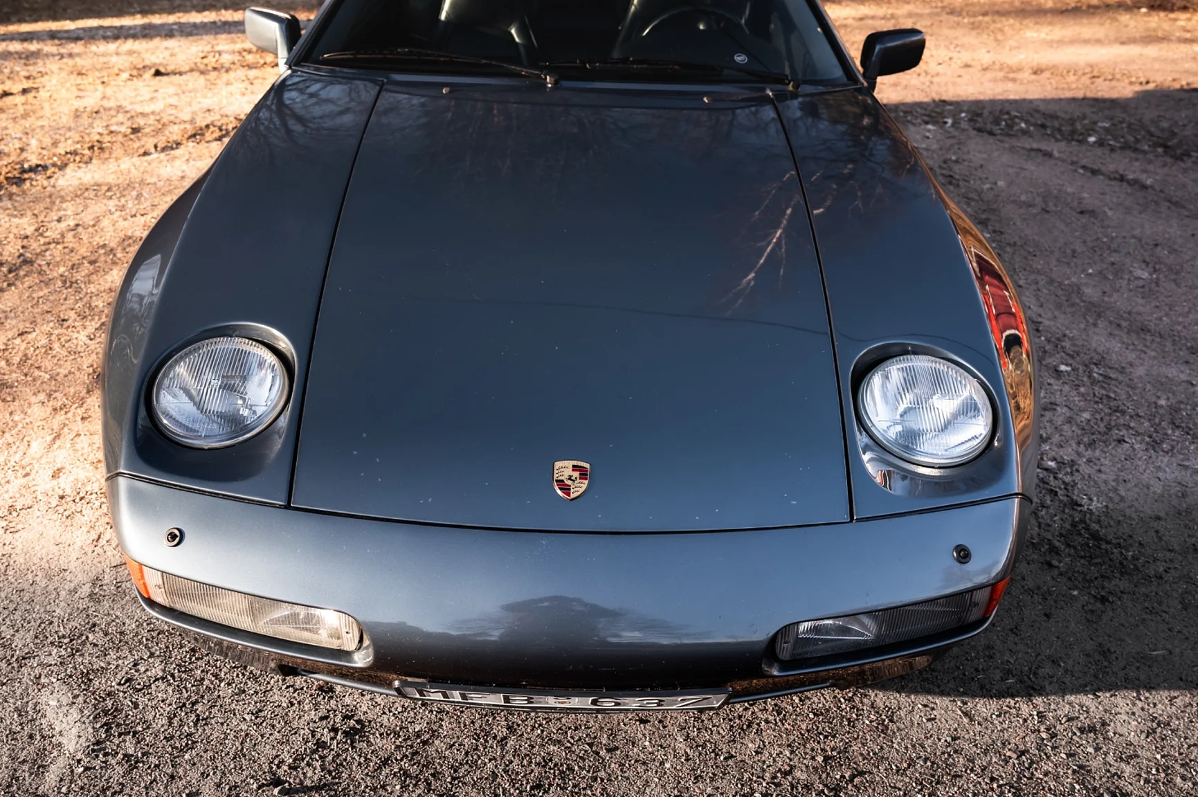 Exteriörbild på 1988 Porsche 928 S4 (10)