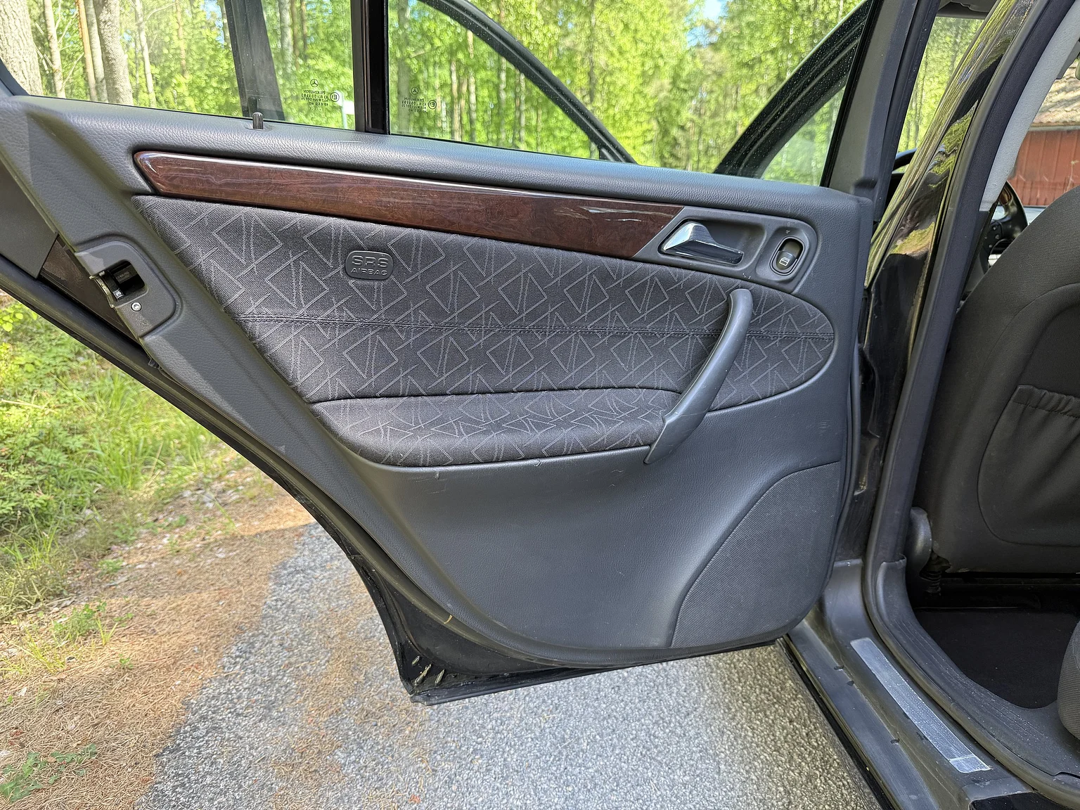 Innenraumfoto von 2002 Mercedes-Benz C 320 T (51)
