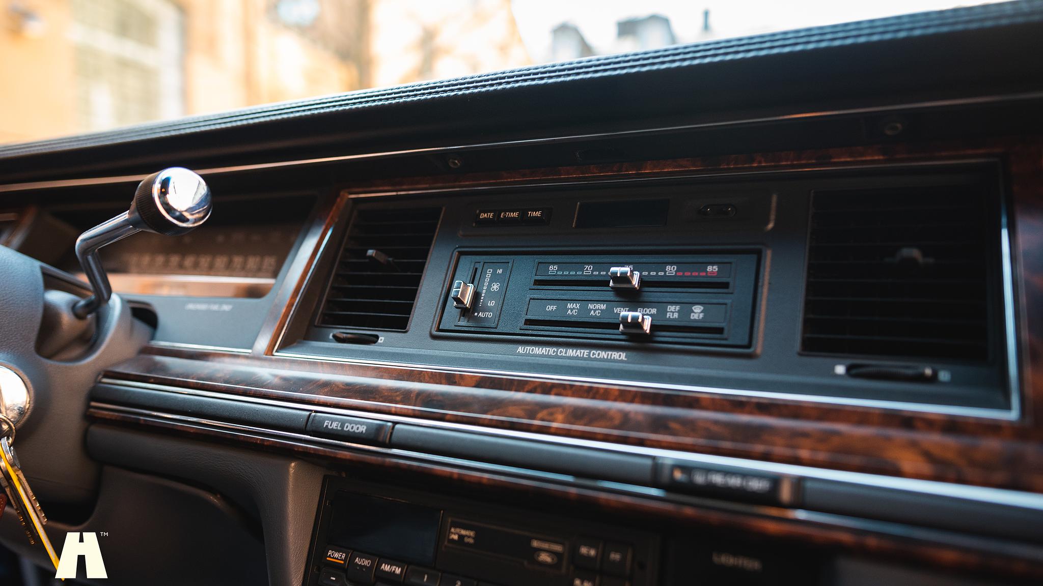 Interiörbild 1992 Lincoln Town Car Limousine 