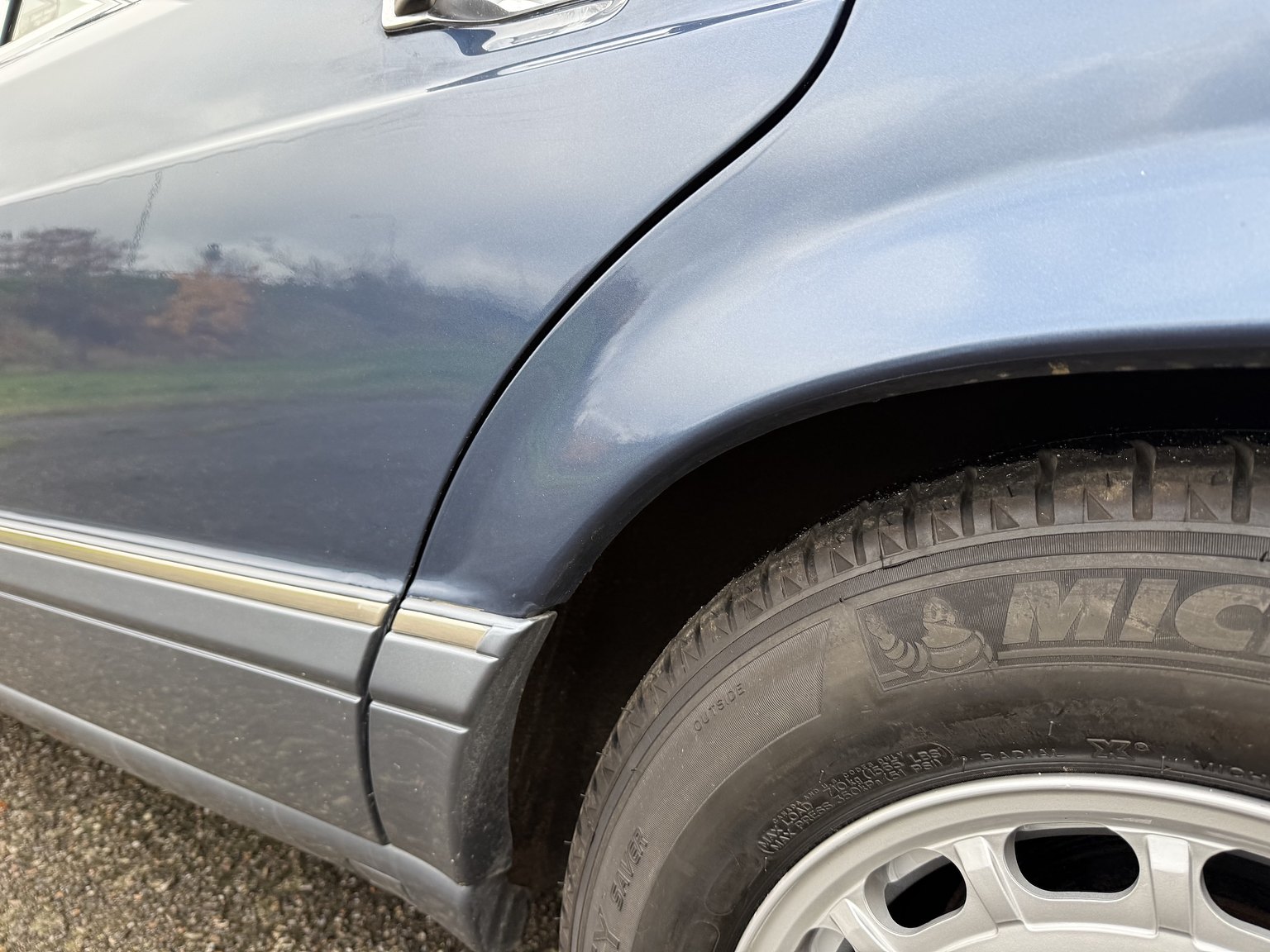 Exteriörbild på 1987 Mercedes-Benz 300 SE