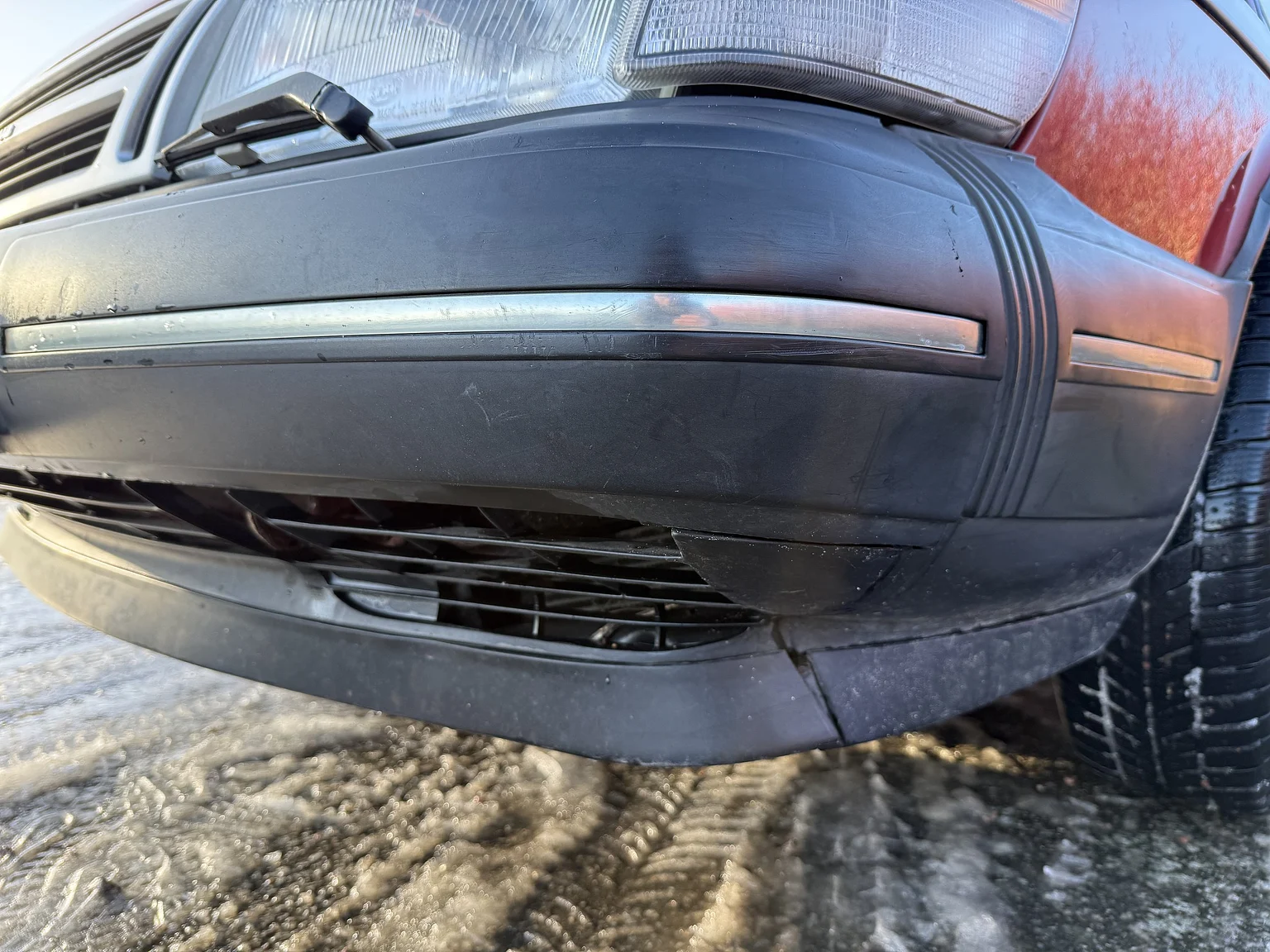 Exterior image of 1991 SAAB 900S Turbo 2-door (61)