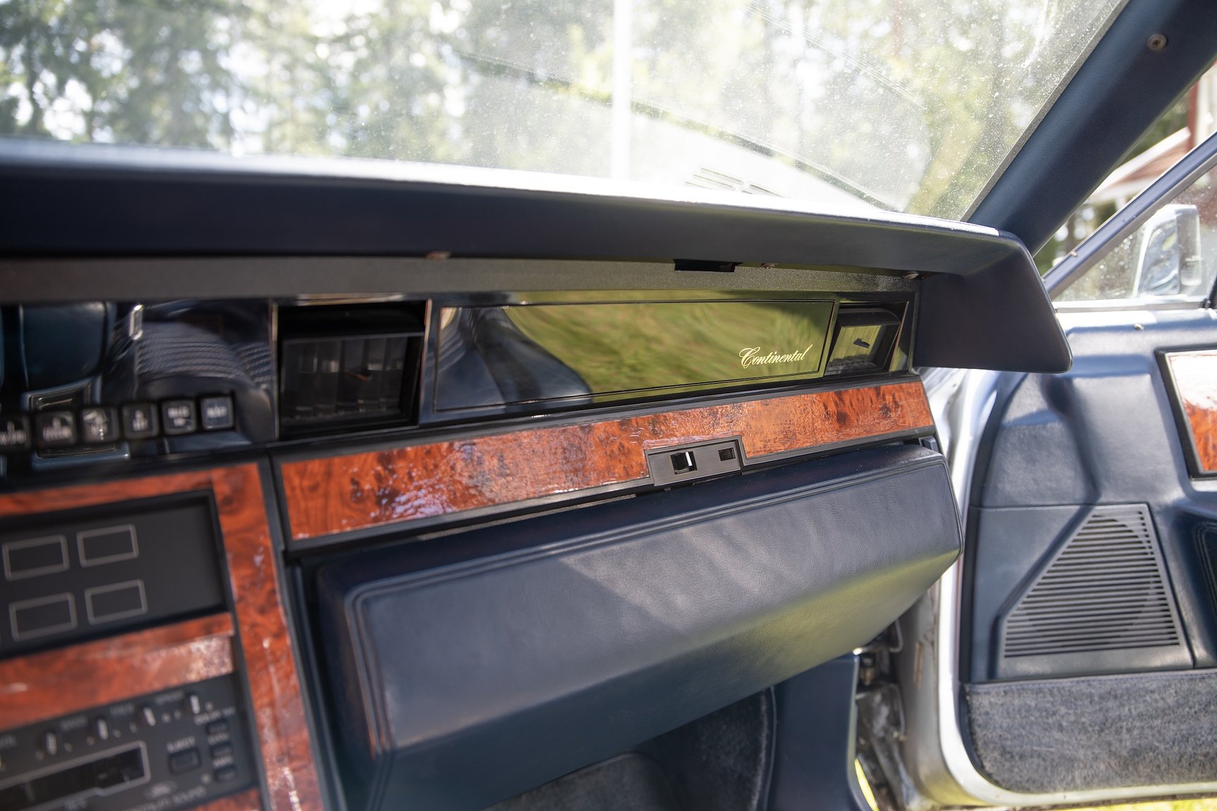 Interiörbild 1985 Lincoln Continental 5.0 V8 EFI