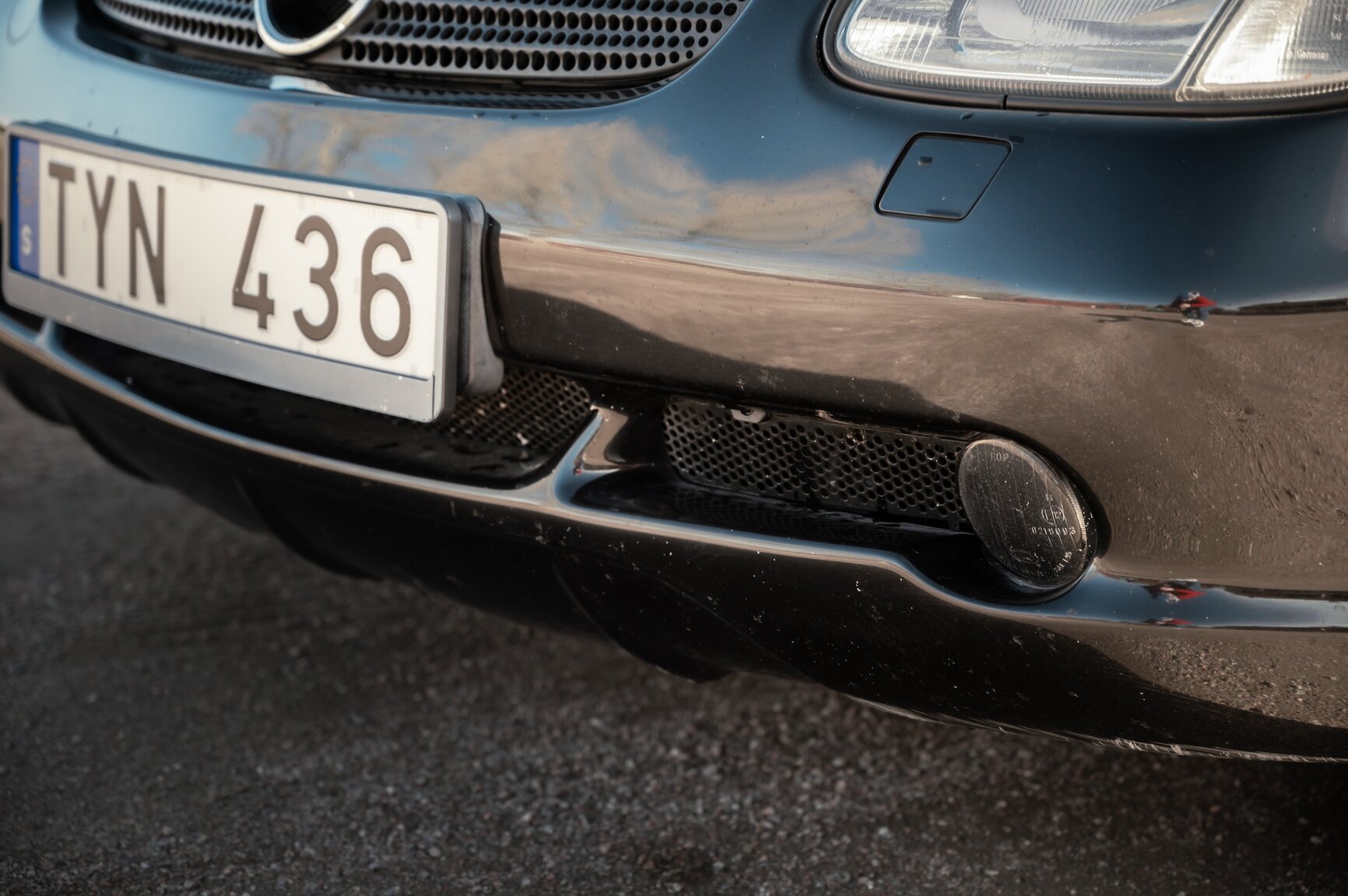 Exterior image of 2001 Mercedes-Benz SLK 320