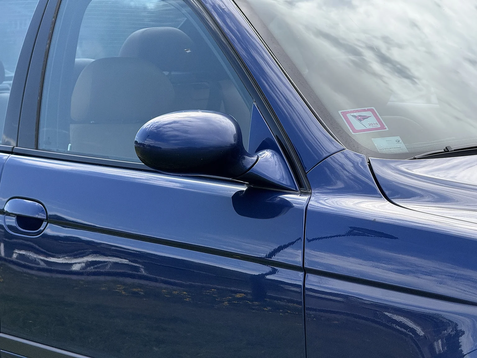 Exterior image of 2001 BMW M5 E39 LCI (43)