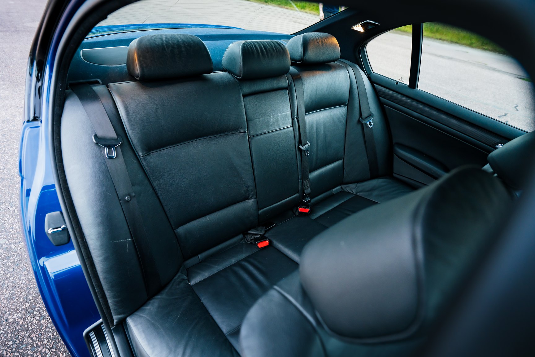 Interior image of 2003 BMW 330i