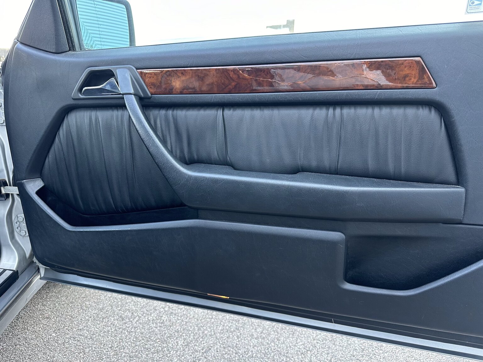 Interiörbild 1992 Mercedes-Benz 300 CE-24