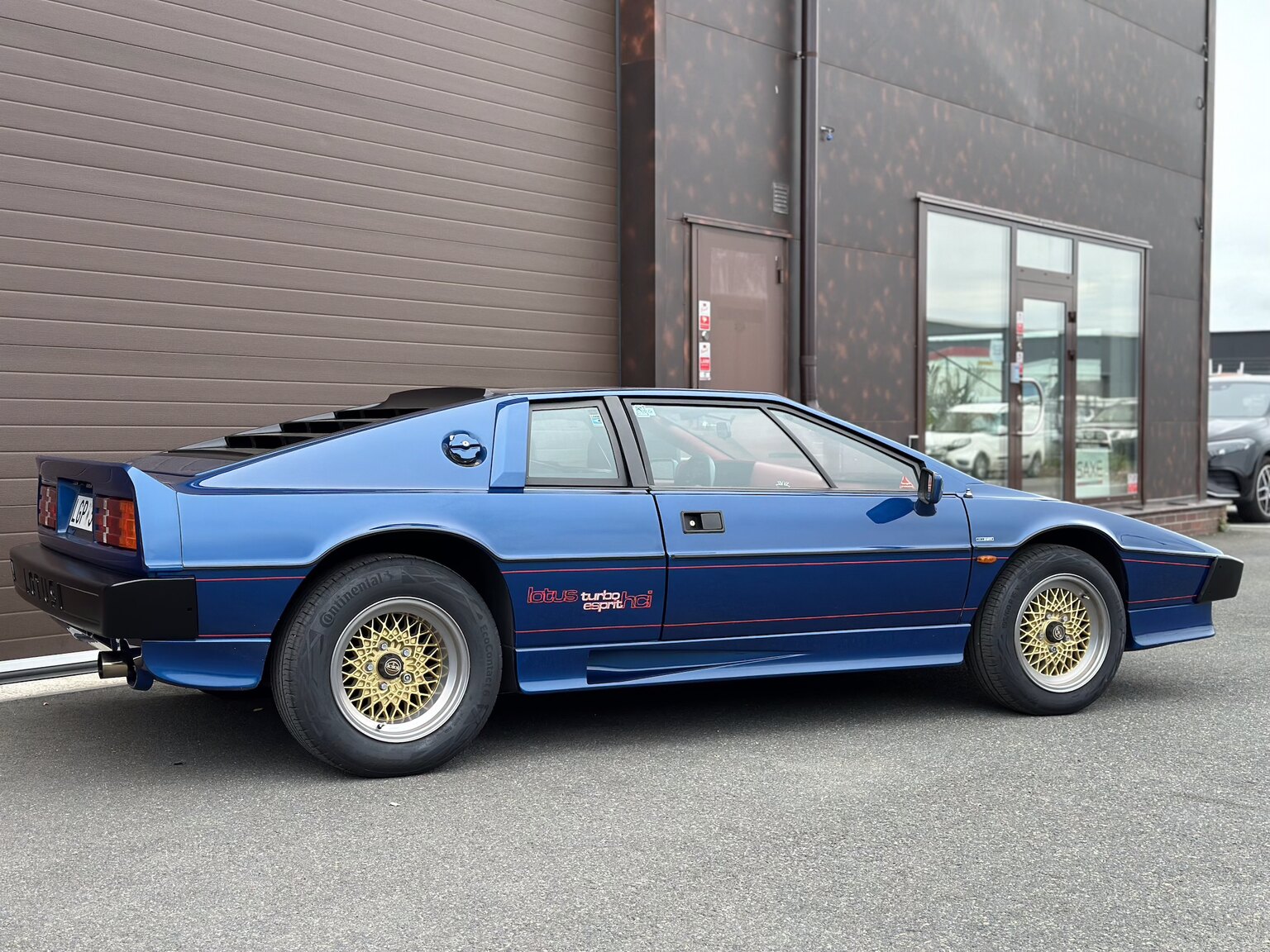 Exterior image of 1987 Lotus Esprit Turbo HCi (75)