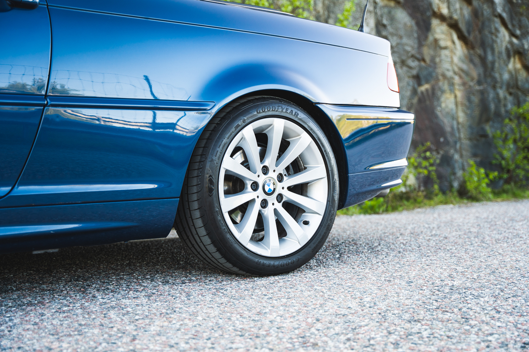 Exteriörbild på 2001 BMW E46 325 Cabriolet (24)