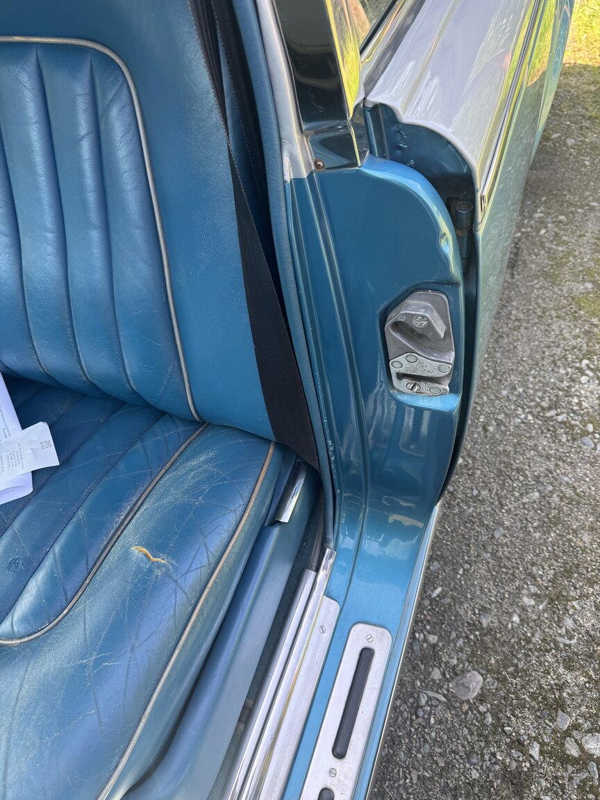 Interior image of 1976 Rolls-Royce Silver Shadow