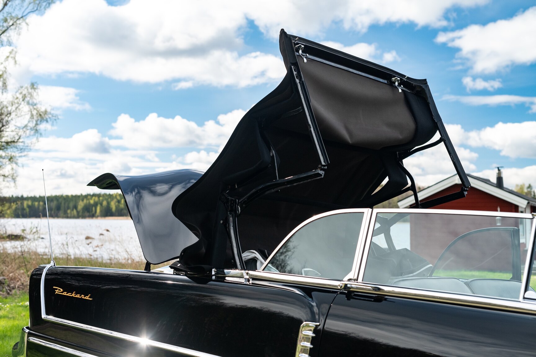 Exterior image of 1955 Packard Caribbean Cabriolet  (48)